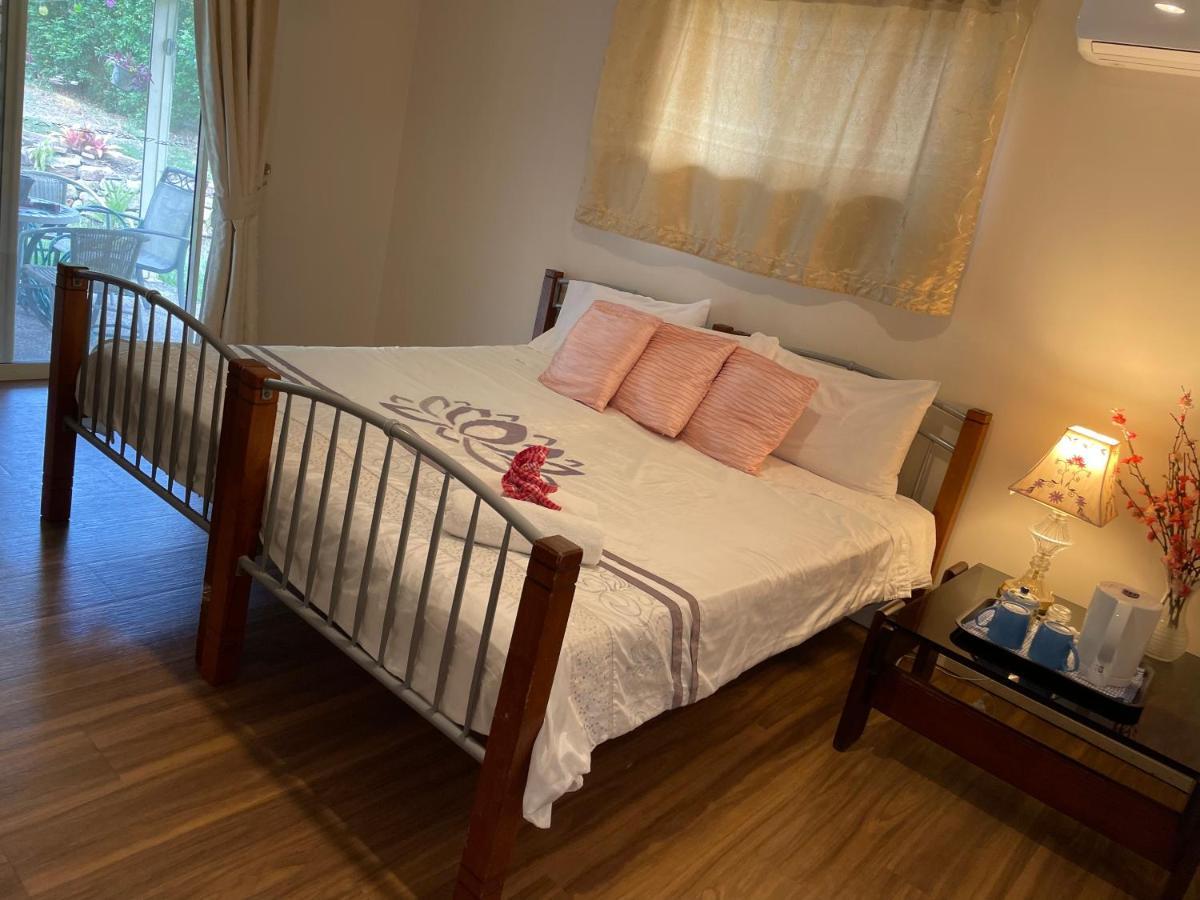 Theme Parks Amituofo Homestay Gold Coast Exterior photo